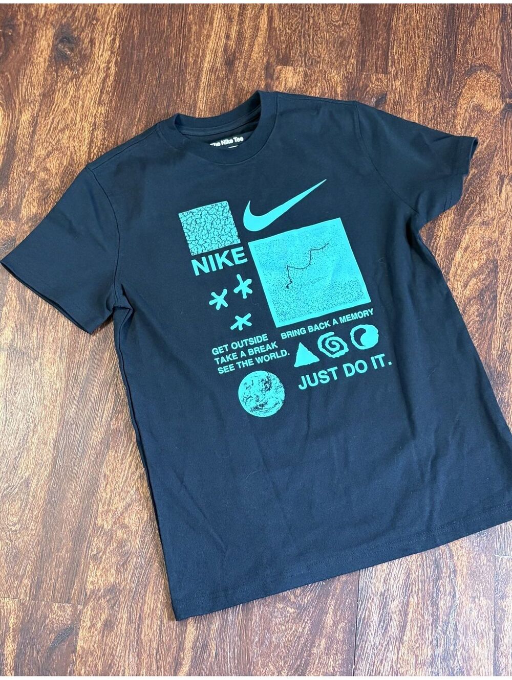 Nike Therma Fit Graphic T-Shirt Black Teal Loose Fit Men’s Medium Dri-FIT